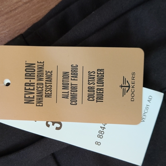 Dockers Insignia Straight khakis - Picture 3 of 6